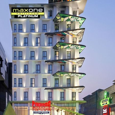 Maxone Platinum Hayam Wuruk Hotell Jakarta Exteriör bild