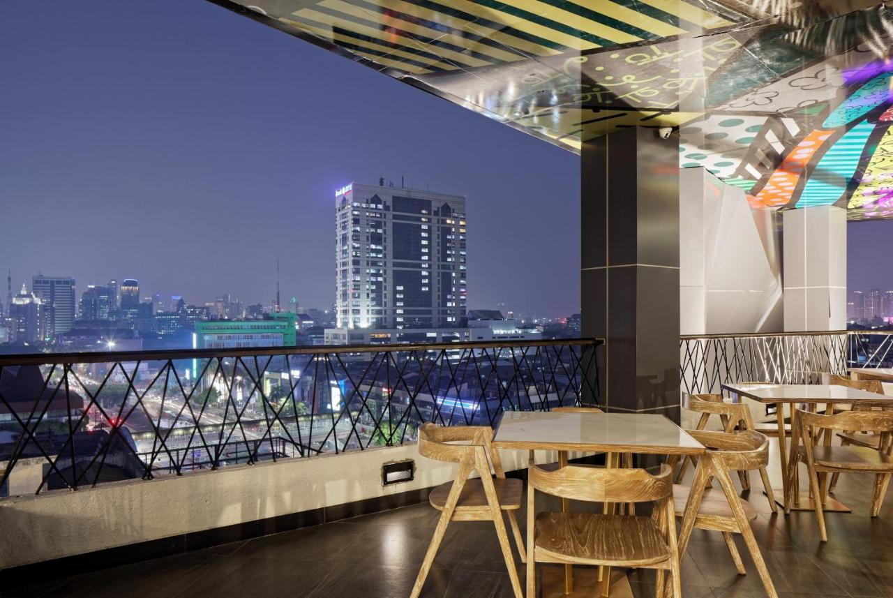 Maxone Platinum Hayam Wuruk Hotell Jakarta Exteriör bild