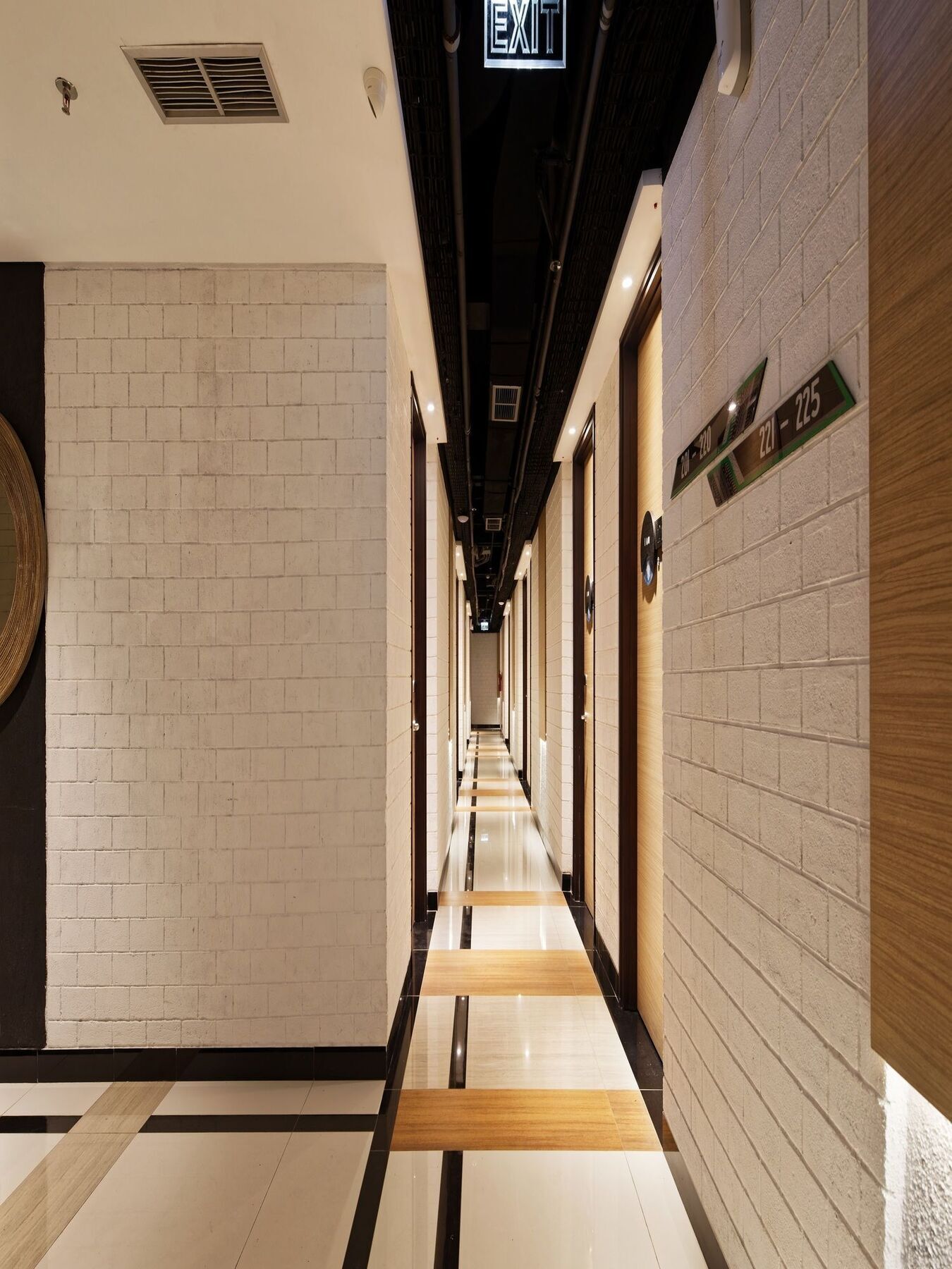 Maxone Platinum Hayam Wuruk Hotell Jakarta Exteriör bild