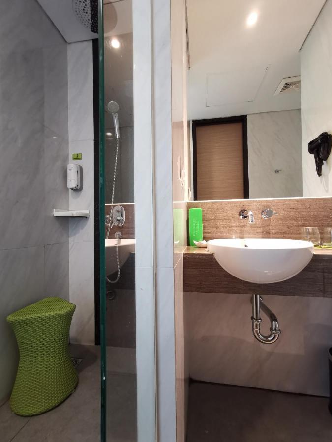 Maxone Platinum Hayam Wuruk Hotell Jakarta Exteriör bild