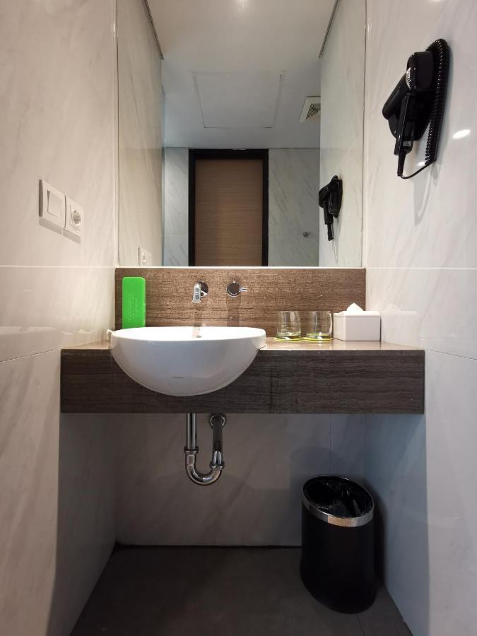 Maxone Platinum Hayam Wuruk Hotell Jakarta Exteriör bild